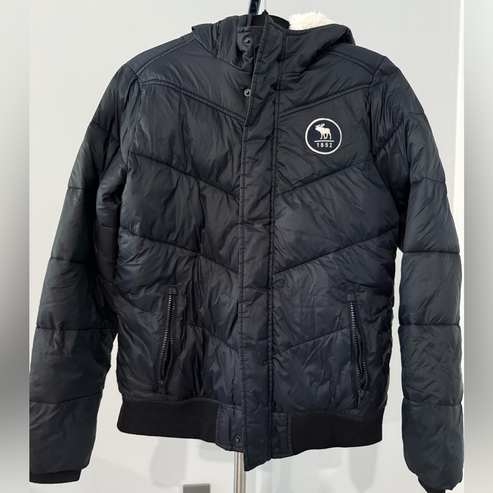 Abercrombie medium puffer jacket -Teens size 15/16.  Like new!!